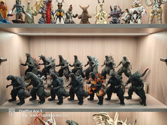 S.H.MonsterArts 哥斯拉（1995）70周年特别纪念版
