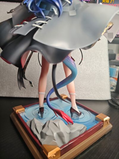 明日方舟 假日威龙陈 万重山