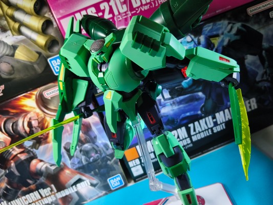 HG 1/144 玻利诺克·沙曼