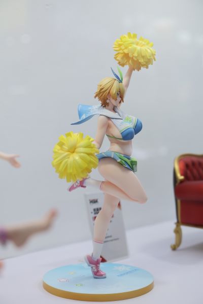 妮基塔：骄阳般起舞