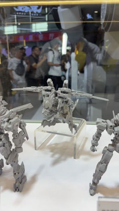 异兽战甲 赤刃炎龙