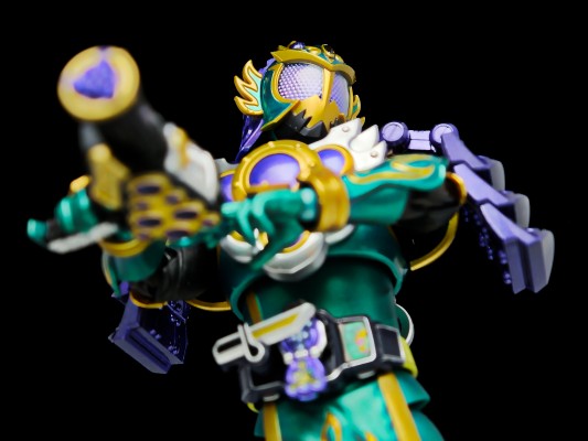 S.H.Figuarts（真骨雕制法）假面骑士龙玄 葡萄武装