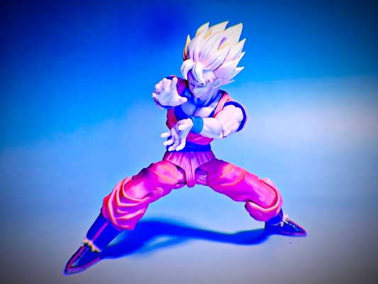 S.H.Figuarts 超级赛亚人孙悟空〈决战开幕〉