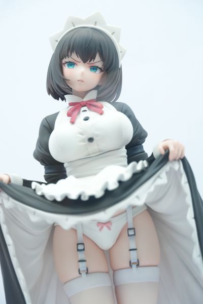 一脸嫌弃表情的妹子给你看内裤 女仆伊东千岁