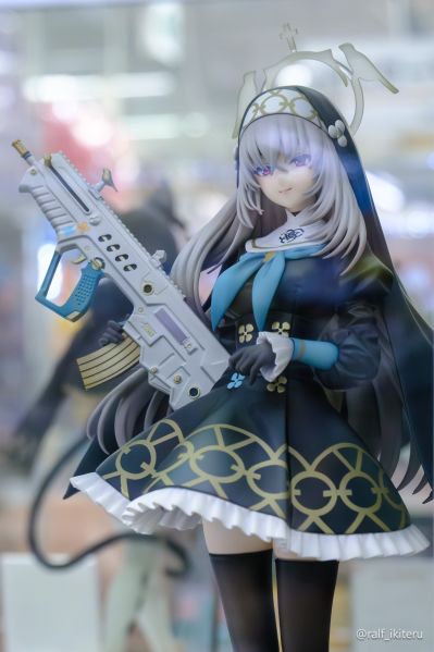 蔚蓝档案 歌住樱子