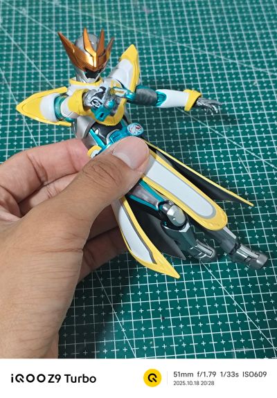 S.H.Figuarts  假面骑士莱伊布 蝙蝠基因 / 胡狼基因