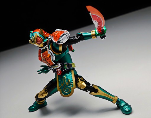 S.H.Figuarts（真骨雕制法）假面骑士龙玄 葡萄武装