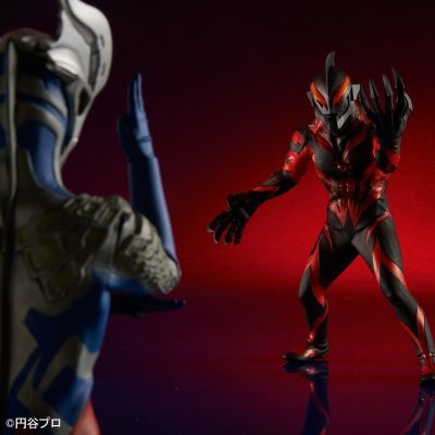 大怪兽系列 奥特新生代 贝利亚奥特曼 发光版