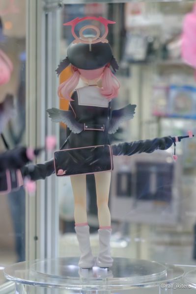 蔚蓝档案 下江小春