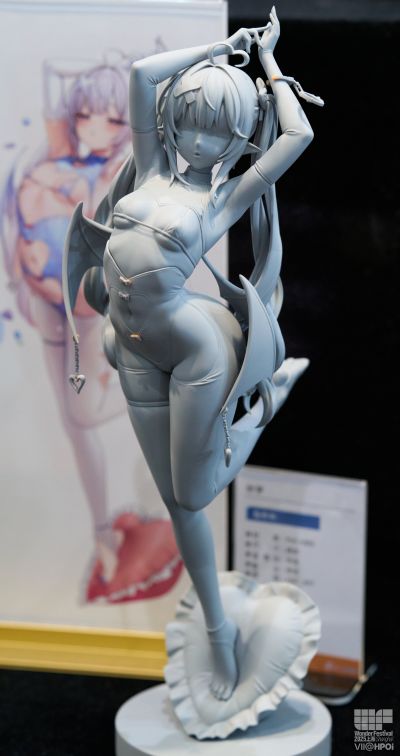 外表朴素但内衣花哨女生（暂译）