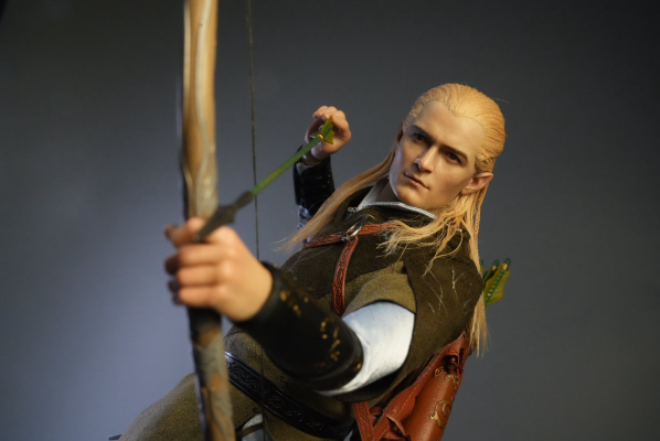 《指环王：护戒使者》-莱戈拉斯1/6收藏级可动人偶