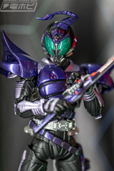 S.H.Figuarts（真骨雕制法） 假面骑士剑蝎 骑士形态