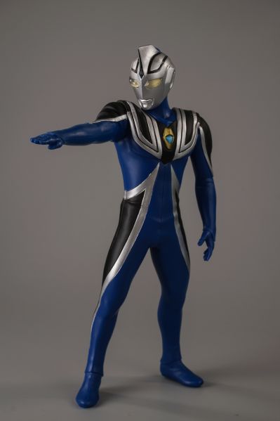 英雄勇像 盖亚奥特曼 阿古茹奥特曼 V1型 B款