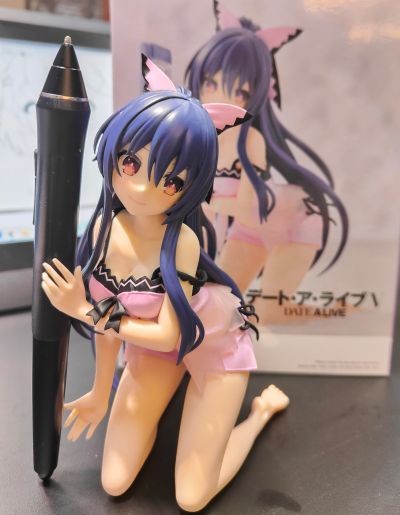 约会大作战 握笔之友！夜刀神十香 可爱丝绸装造型