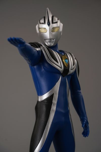 英雄勇像 盖亚奥特曼 阿古茹奥特曼 V1型 B款