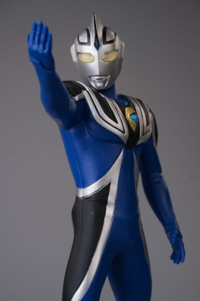 英雄勇像 盖亚奥特曼 阿古茹奥特曼 V1型 B款