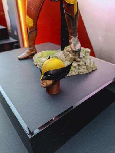 《死侍与金刚狼》金刚狼(经典棕色战衣) 1:6比例珍藏人偶