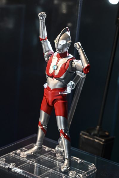 S.H.Figuarts（真骨雕制法） 奥特曼 60周年纪念版