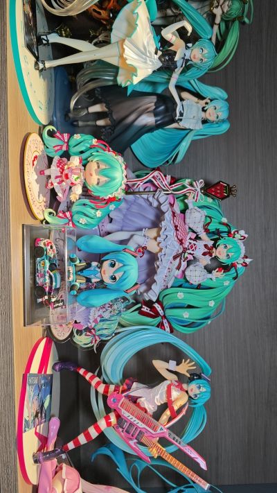 初音未来 GT企划 1/64 GOODSMILE 初音未来 AMG 2025 开幕战