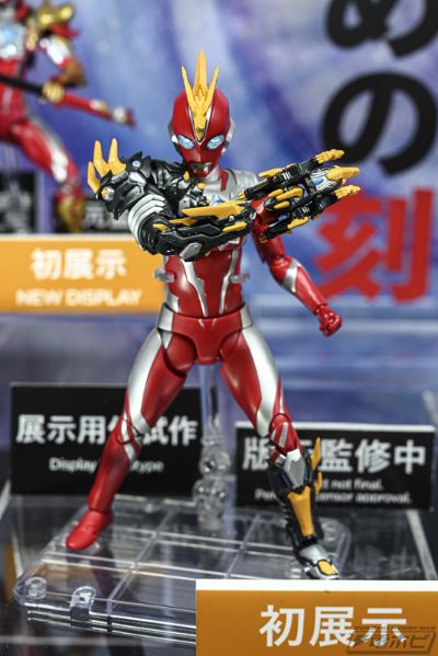 S.H.Figuarts 奥美迦奥特曼白虎装甲