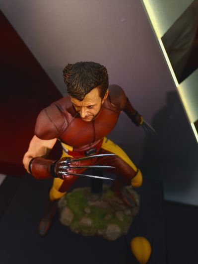 《死侍与金刚狼》金刚狼(经典棕色战衣) 1:6比例珍藏人偶