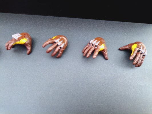 《死侍与金刚狼》金刚狼(经典棕色战衣) 1:6比例珍藏人偶