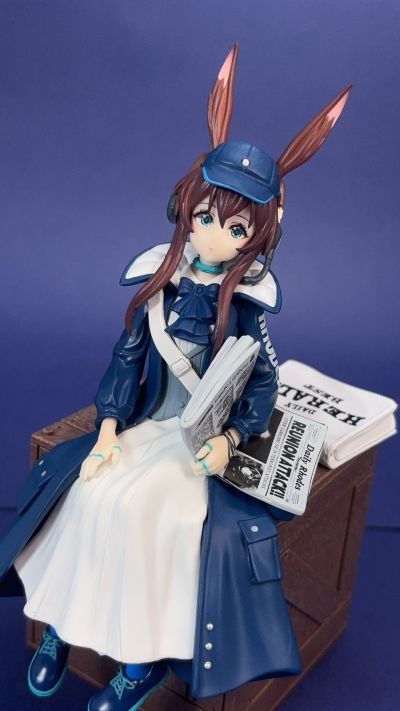 明日方舟 压泡面人偶—阿米娅·报童款—