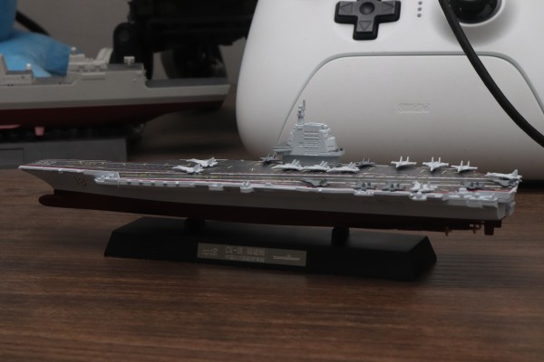 编号:8601 1/2000 中国海军 003型航空母舰 福建舰 涂装完成品