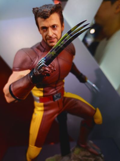 《死侍与金刚狼》金刚狼(经典棕色战衣) 1:6比例珍藏人偶