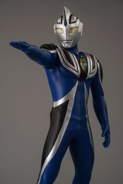 英雄勇像 盖亚奥特曼 阿古茹奥特曼 V1型 B款