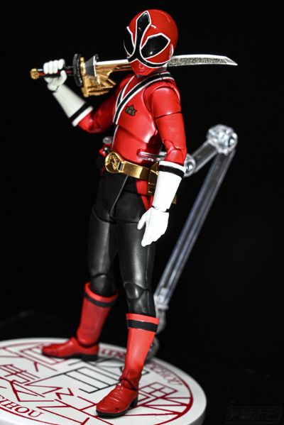 S.H.Figuarts (真骨雕制法) 真剑红