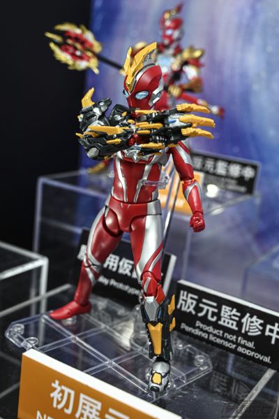 S.H.Figuarts 奥美迦奥特曼白虎装甲