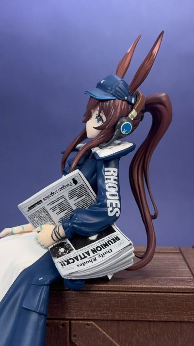 明日方舟 压泡面人偶—阿米娅·报童款—