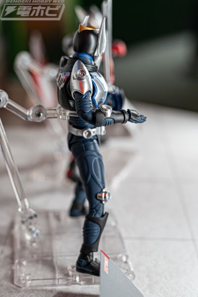 S.H.Figuarts (真骨雕制法)  假面骑士夜骑