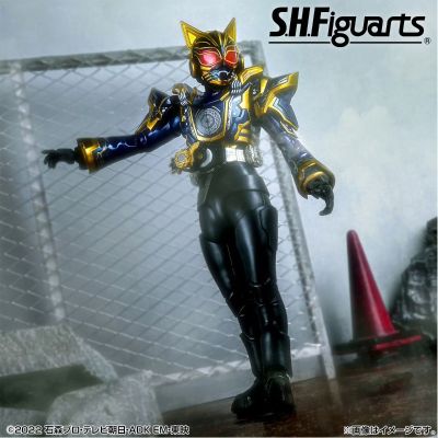 S.H.Figuarts 假面骑士娜猫 奇幻形态