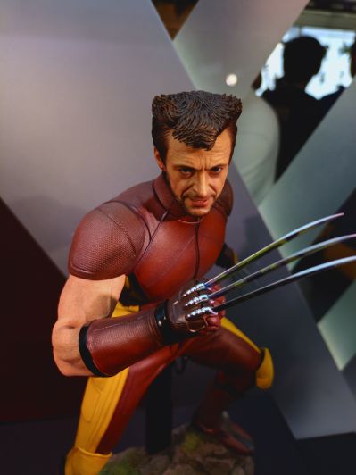 《死侍与金刚狼》金刚狼(经典棕色战衣) 1:6比例珍藏人偶